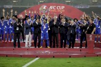 القوة الجوية يتوج بلقب كأس الاتحاد الآسيوي للمرة الثالثة تواليا