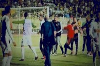 80 مصابا في أعمال شغب بعد مباراة في الدوري الجزائري