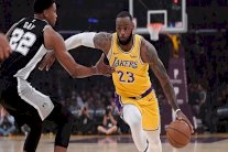 خسارة ثالثة تواليا لليبرون وغولدن ستايت يعوّض في الـNBA