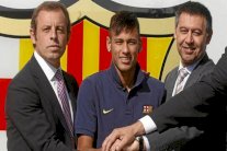 نيمار يواجه عقوبة السجن 6 سنوات لمخالفات في انتقاله إلى برشلونة