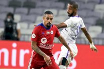 الشارقة يحسم القمة مع العين لصالحه ويعزز صدارته للدوري الإماراتي