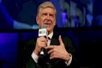 فينغر يعد بالعودة إلى التدريب في 2019