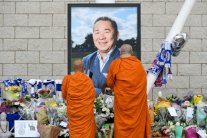 ليستر في حداد وقمة بين ليفربول وأرسنال في الدوري الإنكليزي