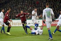 هانوفر يهزم فولفسبورغ ليحقق فوزه الثاني في الدوري الألماني