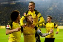 دورتموند يُسقط بايرن ونابولي ينجو بصعوبة من فخ جنوى