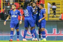 الهلال يحافظ على سجله المثالي والنصر يتجاوز أزمة النتائج