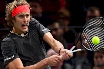 ديوكوفيتش يبدأ حملته للقب سادس بنجاح وزفيريف يجدد تفوقه على سيليتش