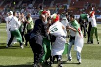 اصابة 40 شخصا في أحداث عنف خلال مباراة كرة قدم بالجزائر