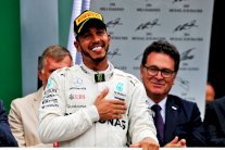 هاميلتون متحفظ حول تنظيم سباقات في دول جديدة