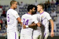 العين يستغل تعثر الشارقة ويشاركه الصدارة