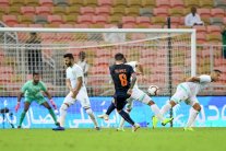 الأهلي يفرط بنقطتين في الصراع على المركز الثاني في الدوري السعودي