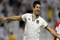 الجزائري بونجاح على بعد هدفين من دخول تاريخ الدوري القطري