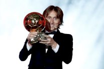 لوكا مودريتش يتوج بجائزة الكرة الذهبية لعام 2018