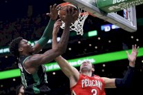 بوسطن يتابع انتصاراته وفوز بشق النفس لووريرز