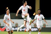 الجزيرة ثانيا في الدوري الإماراتي بفوز مثير على النصر