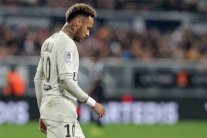 مشاركة محتملة لنيمار ضد النجم الأحمر