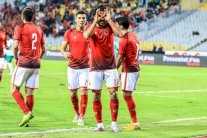 الأهلي يتخطى النجوم بثنائية في حضور لاسارتي