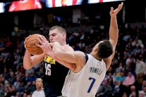 دنفر يعادل أفضل بداية له وراسل يثأر من ليكرز