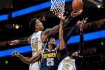 دنفر يحسم القمة أمام تورونتو وخسارة مذلة لليكرز