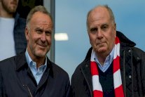 رومينيغه وهونيس مستمران في قيادة بايرن ميونيخ حتى 2021