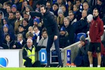 الاتحاد الإنكليزي يتهم إيمري بسوء السلوك بعد ركله قارورة المياه