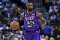 إصابة جيمس في عنق الفخذ وغيابه قصير لكنه غير محدد