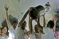 مدرجات مونيومنتال تغص بالمشجعين مع عودة ريفر بلايت بكوبا ليبرتادوريس