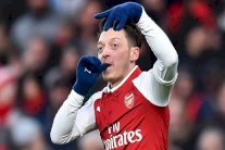 رسميا.. أرسنال يعلن تمديد عقد أوزيل حتى عام 2021