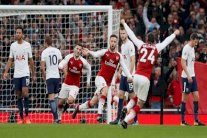 توتنهام يواجه أرسنال المتجدد ومحرز يطغى على لقاء سيتي وليستر