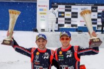 نوفيل يحرز المركز الأول في رالي السويد