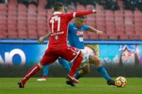 نابولي ودورتموند يواجهان خطر الخروج من يوروبا ليغ