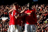 مانشستر يونايتد يحسم القمة مع تشلسي وتوتنهام رابعا