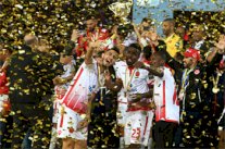 الوداد يتوج بلقب كأس السوبر الإفريقي للمرة الأولى