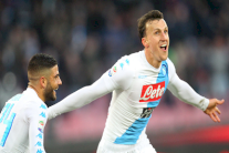 نابولي يمدد عقد مدافعه الروماني تشيرتيشيس حتى 2022