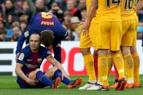 إنييستا قد يبتعد 3 أسابيع عن برشلونة بسبب الاصابة