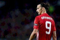 مورينيو يرجح رحيل إبراهيموفيتش عن يونايتد في نهاية الموسم