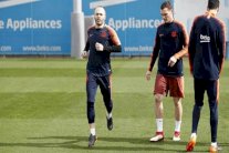 إنييستا يعاود التدريبات قبل يومين من مواجهة تشلسي