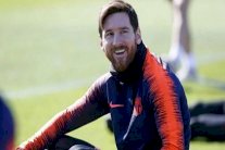 ميسي يعود بعد إجازة الأبوة لموقعة برشلونة-تشلسي