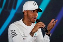 هاميلتون الطامح لمعادلة فانجيو يبحث عن بداية مثالية على حلبة ملبورن