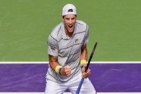 ايسنر ينهي مغامرة دل بوترو في دورة ميامي