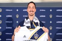 إبراهيموفيتش بشأن مشاركته مع السويد في المونديال: الأمر لي