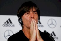 لوف يستبعد فكرة تولي تدريب بايرن ميونيخ الموسم المقبل