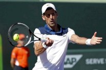 ديوكوفيتش بعيد جدا عن مستواه وفوزنياكي تلحق باوسكا