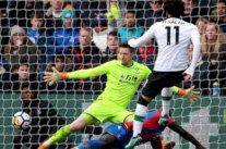 صلاح يخطف الفوز لليفربول على كريستال بالاس بالدوري الإنجليزي الممتاز