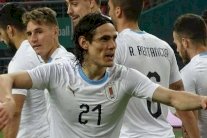 كافاني يقود الأوروغواي للفوز على ويلز وإحراز كأس الصين الدولية