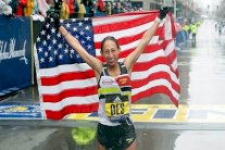 أميركية تفوز بماراثون بوسطن لأول مرة منذ 33 عاما