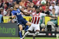 كولن ينعش آماله الضئيلة في البقاء بتعادل مع شالكه