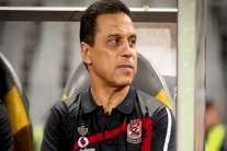 البدري يعلن تجديد عقده مع الأهلي المصري