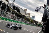 فوز أول وصدارة الترتيب العام لهاميلتون بجائزة أذربيجان الكبرى