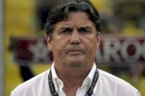 وفاة المدير الفني الفرنسي هنري ميشيل عن 70 عاما